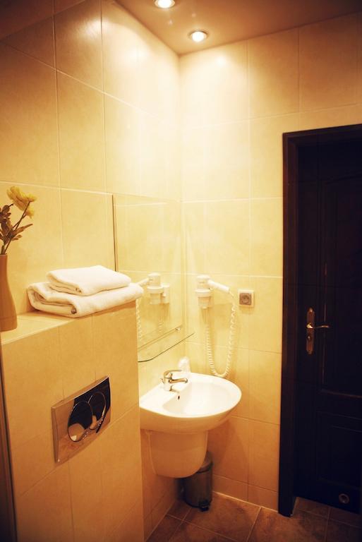 Hotel Zorza Namysłów Habitación foto