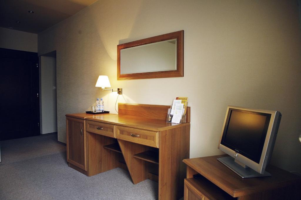 Hotel Zorza Namysłów Habitación foto